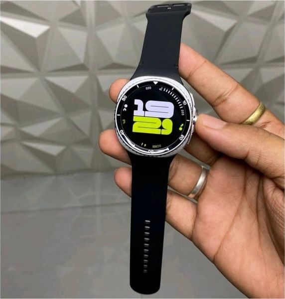 Samsung Galaxy Watch8 Classic Edition 2025